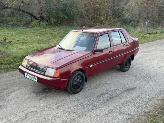 ЗАЗ 1102 Таврия 2004 в Боярка на Automoto.ua Красный ЗАЗ 1102 Таврия, объемом двигателя 1.2 л и пробегом 160 тыс. км за 800 $, фото 2 на Automoto.ua