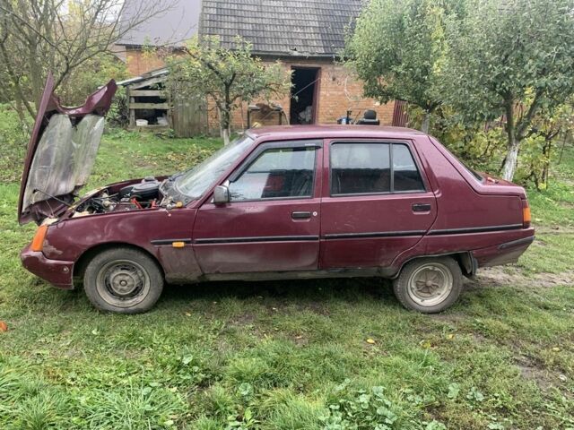 Червоний ЗАЗ 1102 Таврія, об'ємом двигуна 1.2 л та пробігом 250 тис. км за 355 $, фото 6 на Automoto.ua