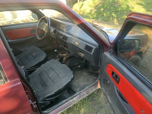 Червоний ЗАЗ 1102 Таврія, об'ємом двигуна 1.2 л та пробігом 250 тис. км за 355 $, фото 3 на Automoto.ua