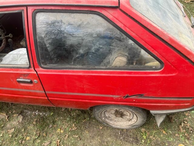 Красный ЗАЗ 1102 Таврия, объемом двигателя 0 л и пробегом 42 тыс. км за 239 $, фото 2 на Automoto.ua