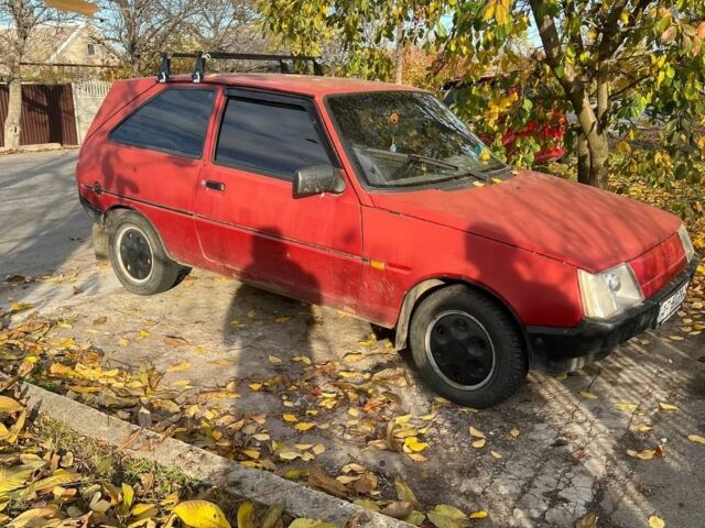 Красный ЗАЗ 1102 Таврия, объемом двигателя 1.2 л и пробегом 200 тыс. км за 476 $, фото 2 на Automoto.ua