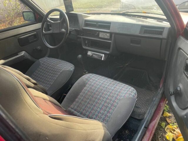 Красный ЗАЗ 1102 Таврия, объемом двигателя 0 л и пробегом 200 тыс. км за 650 $, фото 2 на Automoto.ua