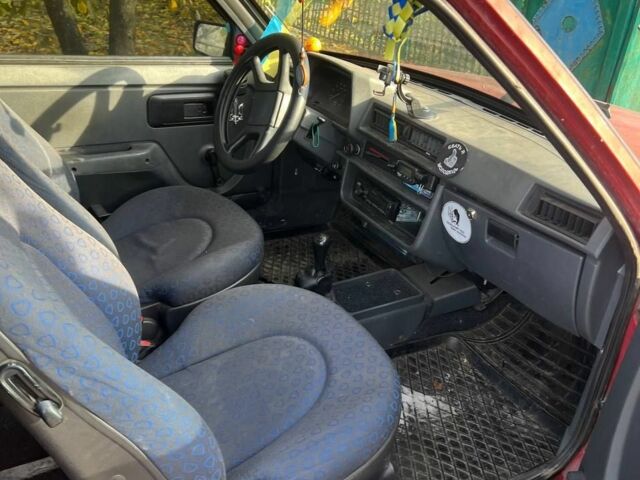 Красный ЗАЗ 1102 Таврия, объемом двигателя 1.2 л и пробегом 200 тыс. км за 476 $, фото 5 на Automoto.ua