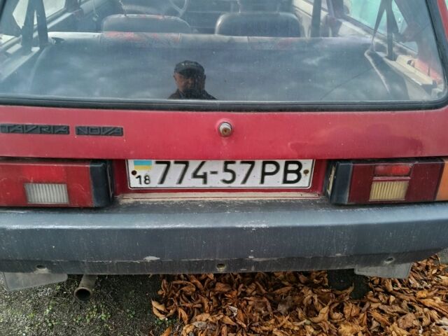 Красный ЗАЗ 1102 Таврия, объемом двигателя 0 л и пробегом 300 тыс. км за 580 $, фото 4 на Automoto.ua