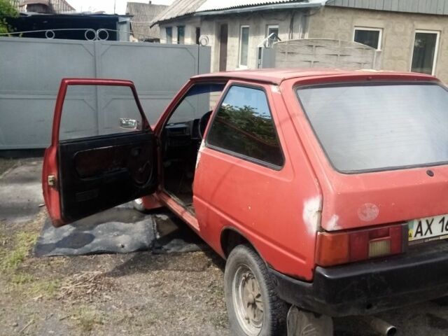 Красный ЗАЗ 1102 Таврия, объемом двигателя 1 л и пробегом 1 тыс. км за 264 $, фото 4 на Automoto.ua