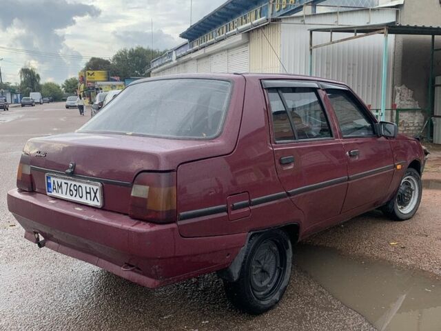 Красный ЗАЗ 1102 Таврия, объемом двигателя 1.2 л и пробегом 3 тыс. км за 700 $, фото 3 на Automoto.ua