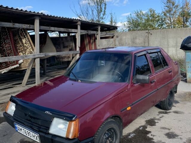 Красный ЗАЗ 1102 Таврия, объемом двигателя 1.2 л и пробегом 3 тыс. км за 700 $, фото 5 на Automoto.ua