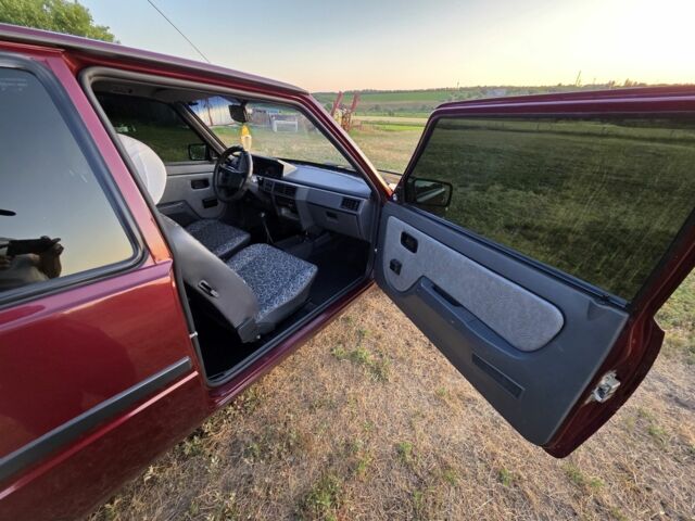 Красный ЗАЗ 1102 Таврия, объемом двигателя 0 л и пробегом 70 тыс. км за 1900 $, фото 5 на Automoto.ua