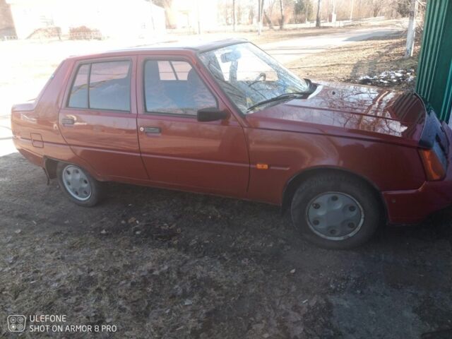 Красный ЗАЗ 1102 Таврия, объемом двигателя 1.2 л и пробегом 210 тыс. км за 1070 $, фото 2 на Automoto.ua