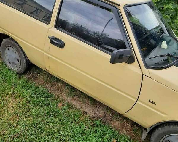 Желтый ЗАЗ 1102 Таврия, объемом двигателя 1.09 л и пробегом 35 тыс. км за 950 $, фото 5 на Automoto.ua