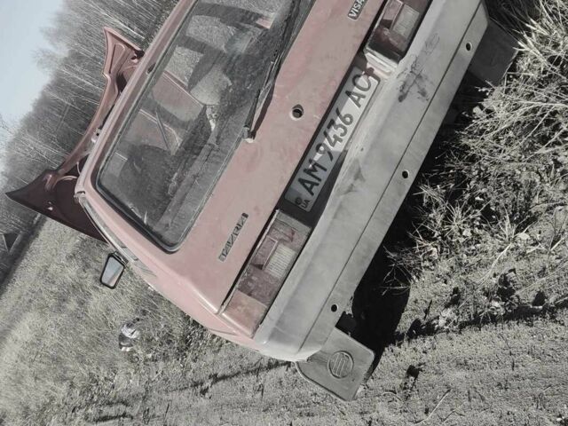 Желтый ЗАЗ 1102 Таврия, объемом двигателя 1.1 л и пробегом 3 тыс. км за 238 $, фото 4 на Automoto.ua