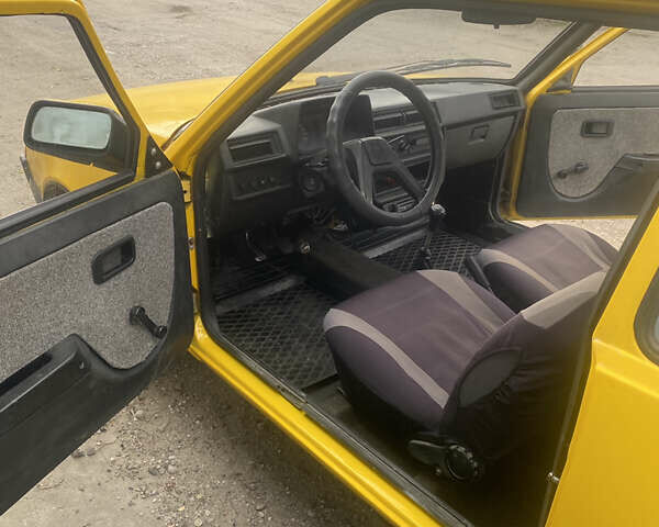 Жовтий ЗАЗ 1102 Таврія, об'ємом двигуна 1.1 л та пробігом 300 тис. км за 799 $, фото 14 на Automoto.ua