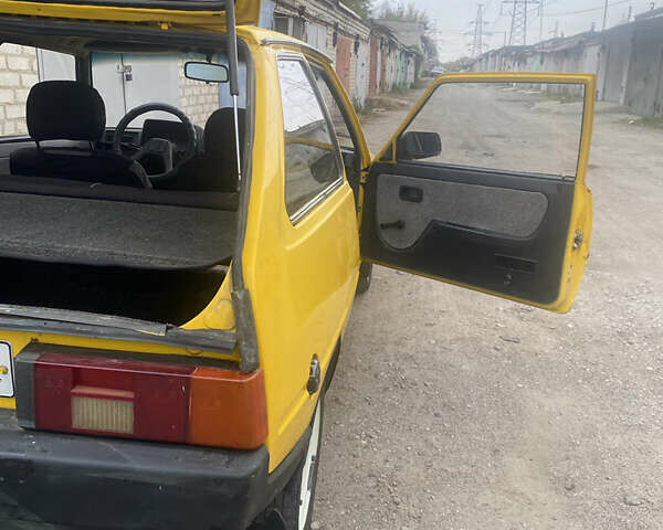 Жовтий ЗАЗ 1102 Таврія, об'ємом двигуна 1.1 л та пробігом 300 тис. км за 799 $, фото 12 на Automoto.ua