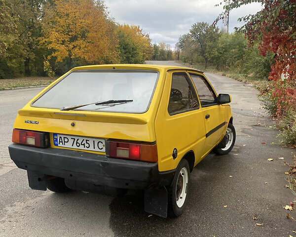 Жовтий ЗАЗ 1102 Таврія, об'ємом двигуна 1.1 л та пробігом 300 тис. км за 799 $, фото 4 на Automoto.ua