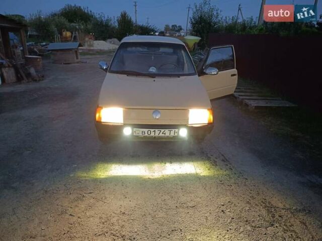 Жовтий ЗАЗ 1102 Таврія, об'ємом двигуна 1.1 л та пробігом 325 тис. км за 500 $, фото 6 на Automoto.ua