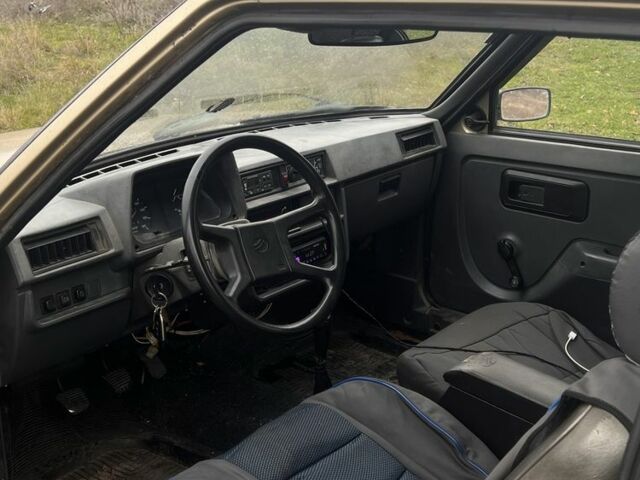 Желтый ЗАЗ 1102 Таврия, объемом двигателя 1.2 л и пробегом 104 тыс. км за 523 $, фото 3 на Automoto.ua