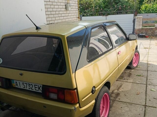 Желтый ЗАЗ 1102 Таврия, объемом двигателя 1.1 л и пробегом 100 тыс. км за 650 $, фото 1 на Automoto.ua