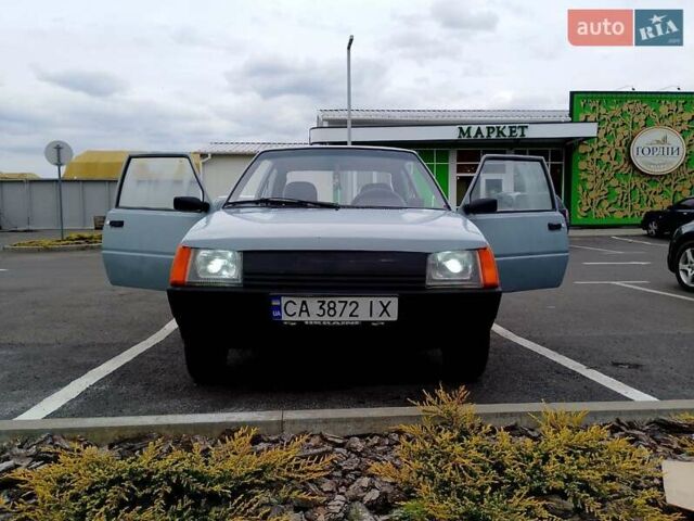 Серый ЗАЗ 1102 Таврия, объемом двигателя 1.1 л и пробегом 150 тыс. км за 800 $, фото 8 на Automoto.ua