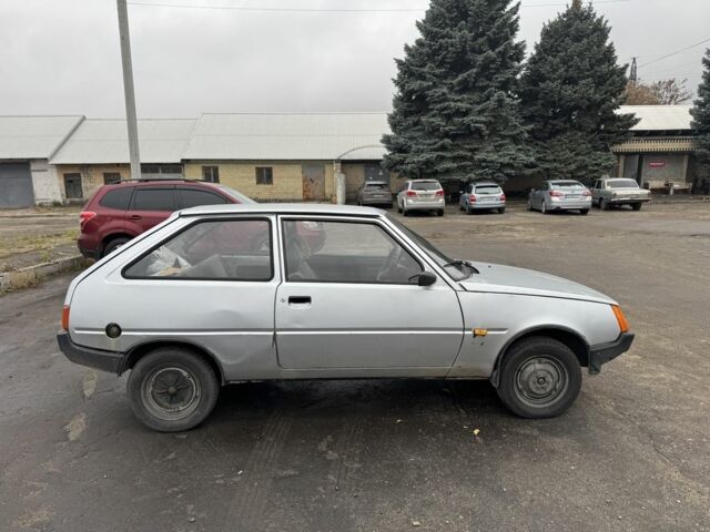 Серый ЗАЗ 1102 Таврия, объемом двигателя 1.1 л и пробегом 95 тыс. км за 950 $, фото 4 на Automoto.ua