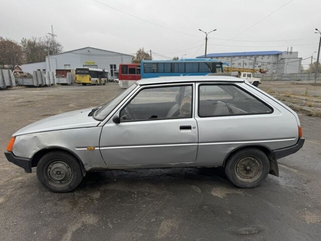 Серый ЗАЗ 1102 Таврия, объемом двигателя 1.1 л и пробегом 95 тыс. км за 950 $, фото 2 на Automoto.ua