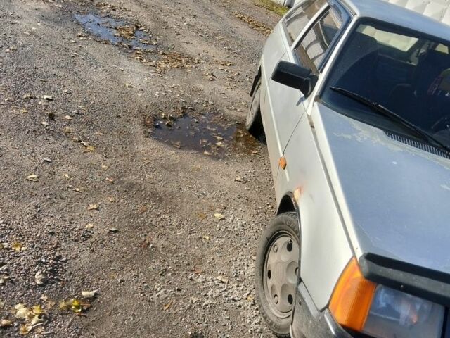 Серый ЗАЗ 1102 Таврия, объемом двигателя 1 л и пробегом 365 тыс. км за 700 $, фото 3 на Automoto.ua