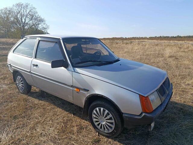 Сірий ЗАЗ 1102 Таврія, об'ємом двигуна 1.1 л та пробігом 100 тис. км за 1000 $, фото 3 на Automoto.ua