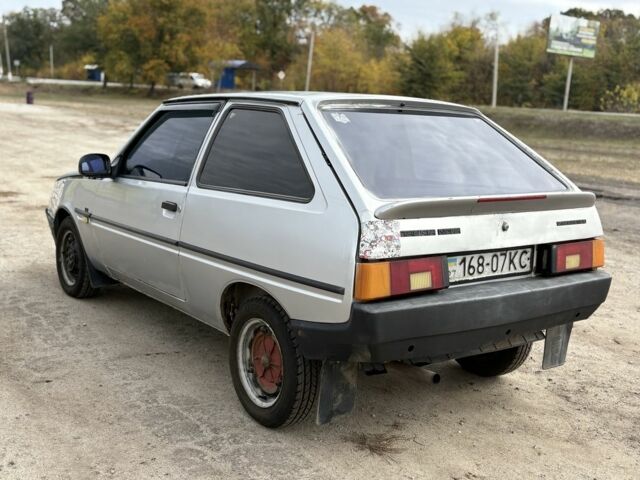 Серый ЗАЗ 1102 Таврия, объемом двигателя 1.2 л и пробегом 200 тыс. км за 600 $, фото 3 на Automoto.ua