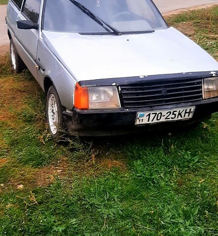 Сірий ЗАЗ 1102 Таврія, об'ємом двигуна 1.1 л та пробігом 300 тис. км за 400 $, фото 2 на Automoto.ua