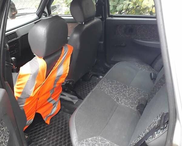 Сірий ЗАЗ 1102 Таврія, об'ємом двигуна 1.2 л та пробігом 170 тис. км за 1350 $, фото 7 на Automoto.ua