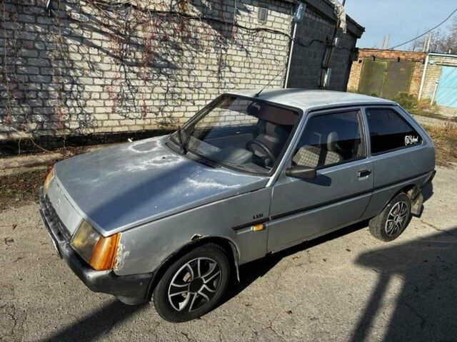 Серый ЗАЗ 1102 Таврия, объемом двигателя 1.2 л и пробегом 187 тыс. км за 355 $, фото 3 на Automoto.ua