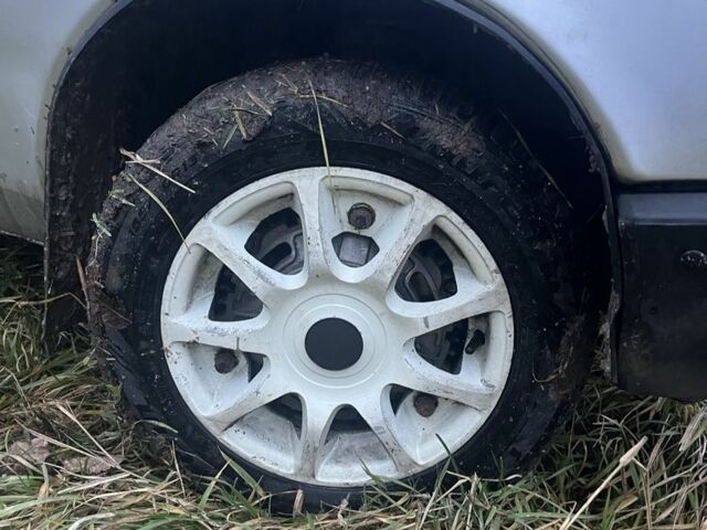 Серый ЗАЗ 1102 Таврия, объемом двигателя 1.2 л и пробегом 171 тыс. км за 830 $, фото 3 на Automoto.ua