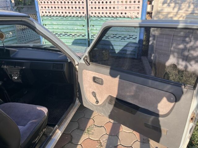 Серый ЗАЗ 1102 Таврия, объемом двигателя 1.1 л и пробегом 109 тыс. км за 1200 $, фото 6 на Automoto.ua