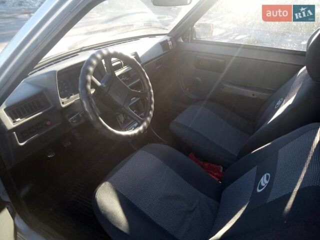 Серый ЗАЗ 1102 Таврия, объемом двигателя 1.2 л и пробегом 144 тыс. км за 1200 $, фото 5 на Automoto.ua
