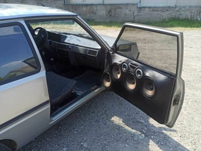 Серый ЗАЗ 1102 Таврия, объемом двигателя 1.3 л и пробегом 180 тыс. км за 1300 $, фото 7 на Automoto.ua