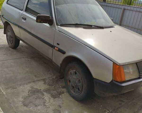Серый ЗАЗ 1102 Таврия, объемом двигателя 1.1 л и пробегом 300 тыс. км за 479 $, фото 2 на Automoto.ua