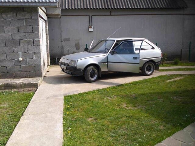 Серый ЗАЗ 1102 Таврия, объемом двигателя 1.2 л и пробегом 300 тыс. км за 710 $, фото 6 на Automoto.ua