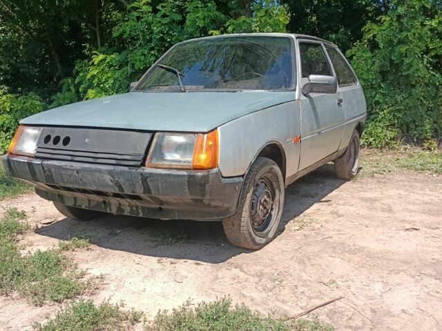 Серый ЗАЗ 1102 Таврия, объемом двигателя 1.2 л и пробегом 400 тыс. км за 24000 $, фото 2 на Automoto.ua