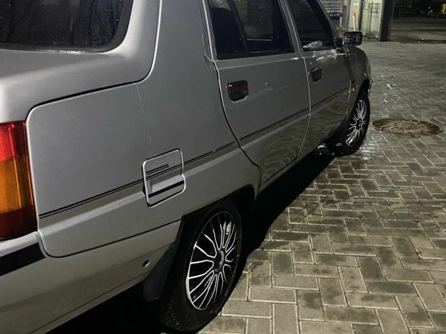 Серый ЗАЗ 1102 Таврия, объемом двигателя 1.2 л и пробегом 68 тыс. км за 1100 $, фото 3 на Automoto.ua