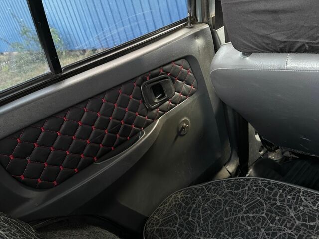 Серый ЗАЗ 1102 Таврия, объемом двигателя 1.2 л и пробегом 108 тыс. км за 974 $, фото 4 на Automoto.ua