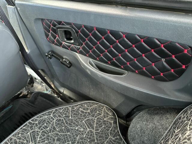 Серый ЗАЗ 1102 Таврия, объемом двигателя 1.2 л и пробегом 108 тыс. км за 974 $, фото 3 на Automoto.ua