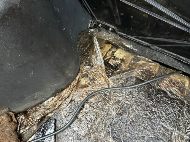 Серый ЗАЗ 1102 Таврия, объемом двигателя 1.2 л и пробегом 127 тыс. км за 556 $, фото 12 на Automoto.ua