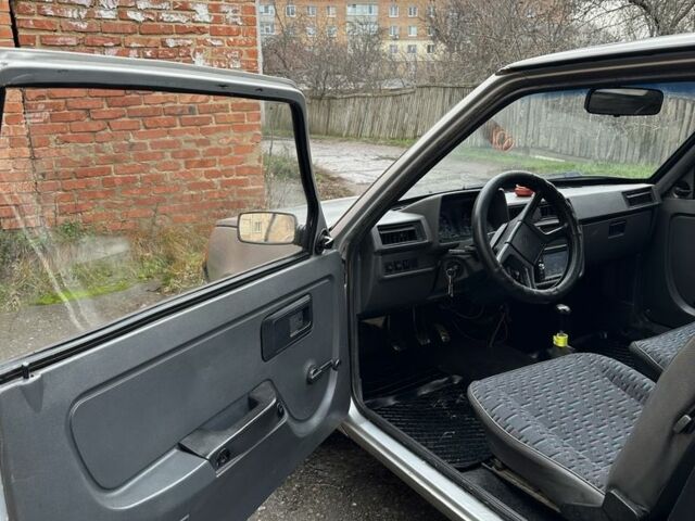 Серый ЗАЗ 1102 Таврия, объемом двигателя 1.2 л и пробегом 127 тыс. км за 556 $, фото 6 на Automoto.ua