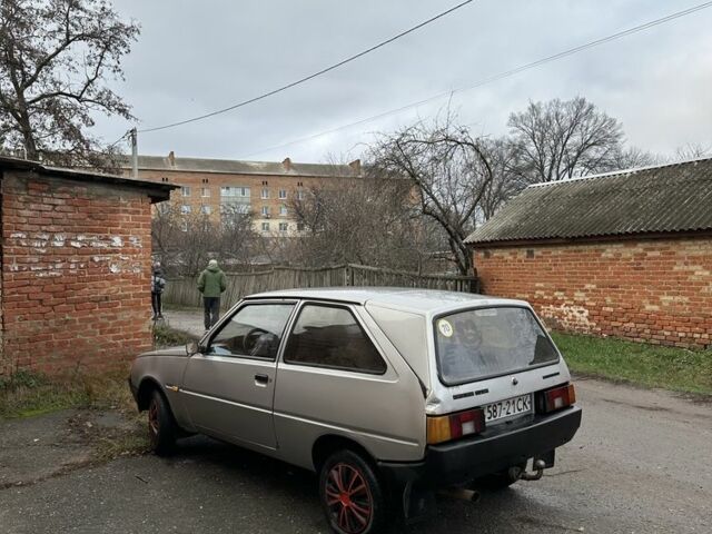 Серый ЗАЗ 1102 Таврия, объемом двигателя 1.2 л и пробегом 127 тыс. км за 556 $, фото 4 на Automoto.ua