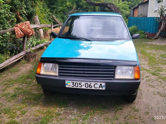 Синий ЗАЗ 1102 Таврия, объемом двигателя 0 л и пробегом 100 тыс. км за 750 $, фото 3 на Automoto.ua