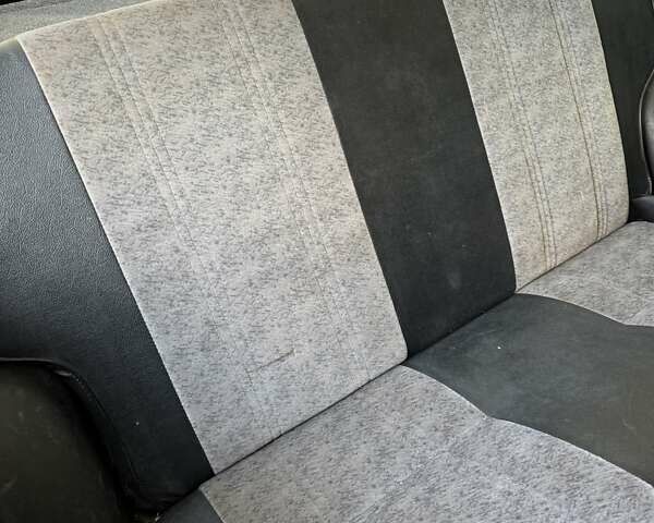 Синий ЗАЗ 1102 Таврия, объемом двигателя 1.1 л и пробегом 750 тыс. км за 650 $, фото 9 на Automoto.ua