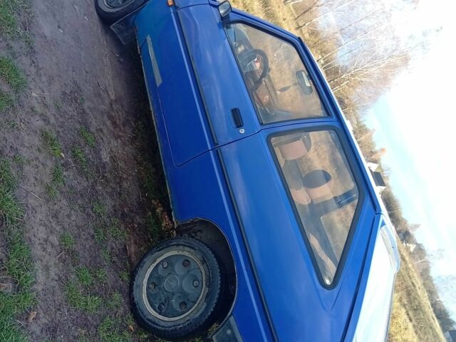 Синий ЗАЗ 1102 Таврия, объемом двигателя 1.1 л и пробегом 100 тыс. км за 716 $, фото 6 на Automoto.ua