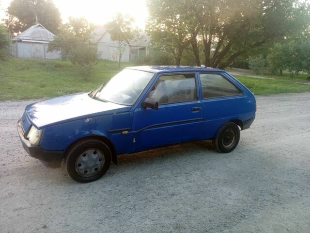 Синий ЗАЗ 1102 Таврия, объемом двигателя 0 л и пробегом 200 тыс. км за 350 $, фото 2 на Automoto.ua
