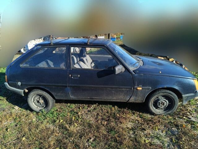 Синий ЗАЗ 1102 Таврия, объемом двигателя 1.1 л и пробегом 150 тыс. км за 717 $, фото 2 на Automoto.ua