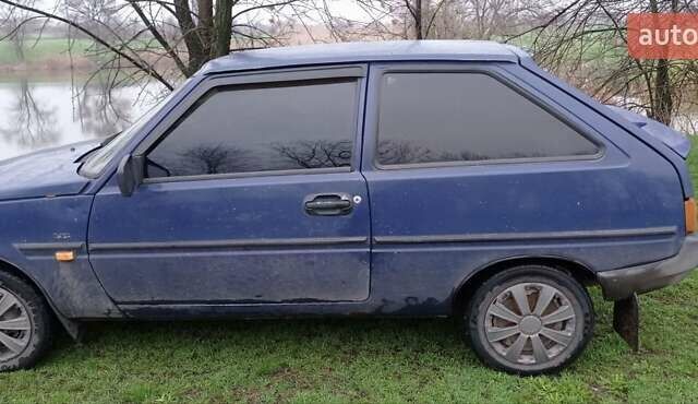 Синий ЗАЗ 1102 Таврия, объемом двигателя 1.2 л и пробегом 150 тыс. км за 1300 $, фото 3 на Automoto.ua