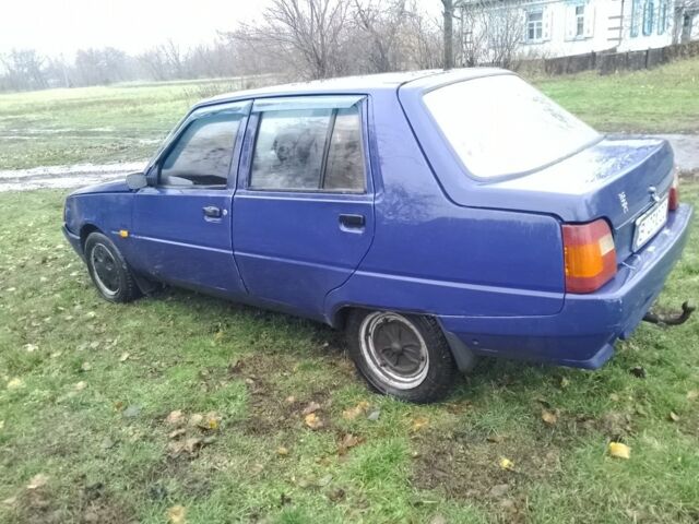 Синий ЗАЗ 1102 Таврия, объемом двигателя 1.2 л и пробегом 300 тыс. км за 417 $, фото 2 на Automoto.ua